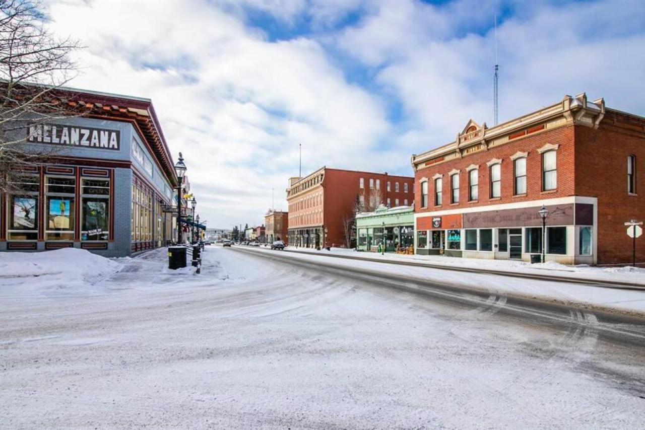 Dog Friendly Private W Hot Tub Leadville-a Holiday home Leadville